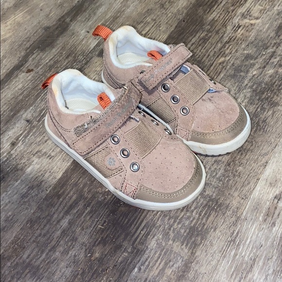 Hush puppies toddler shoes size 6 - Picture 1 of 3